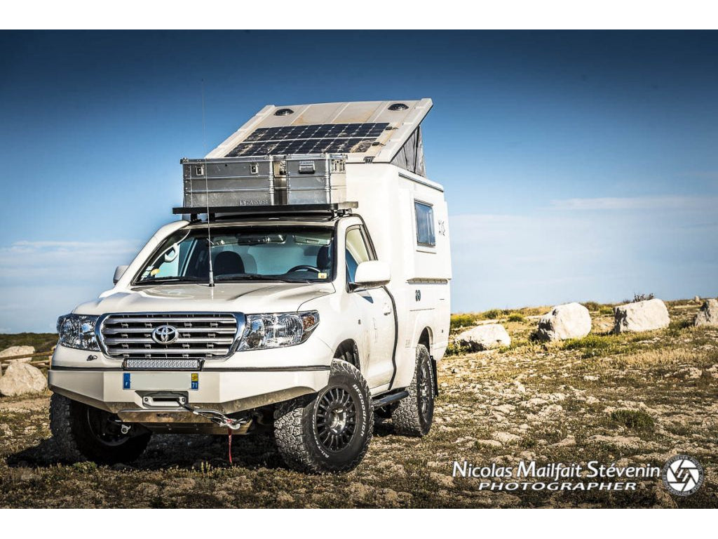 Pare-choc avant en acier N4 OFFROAD pour Toyota Land Cruiser VDJ200, robuste et adapté à l offroad.
