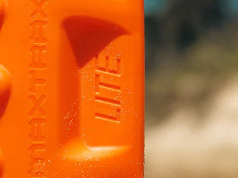 Plaques à sable Maxtrax Lite Orange - La paire sur Xperts4x4 Accessoires 4x4 Off-Road
