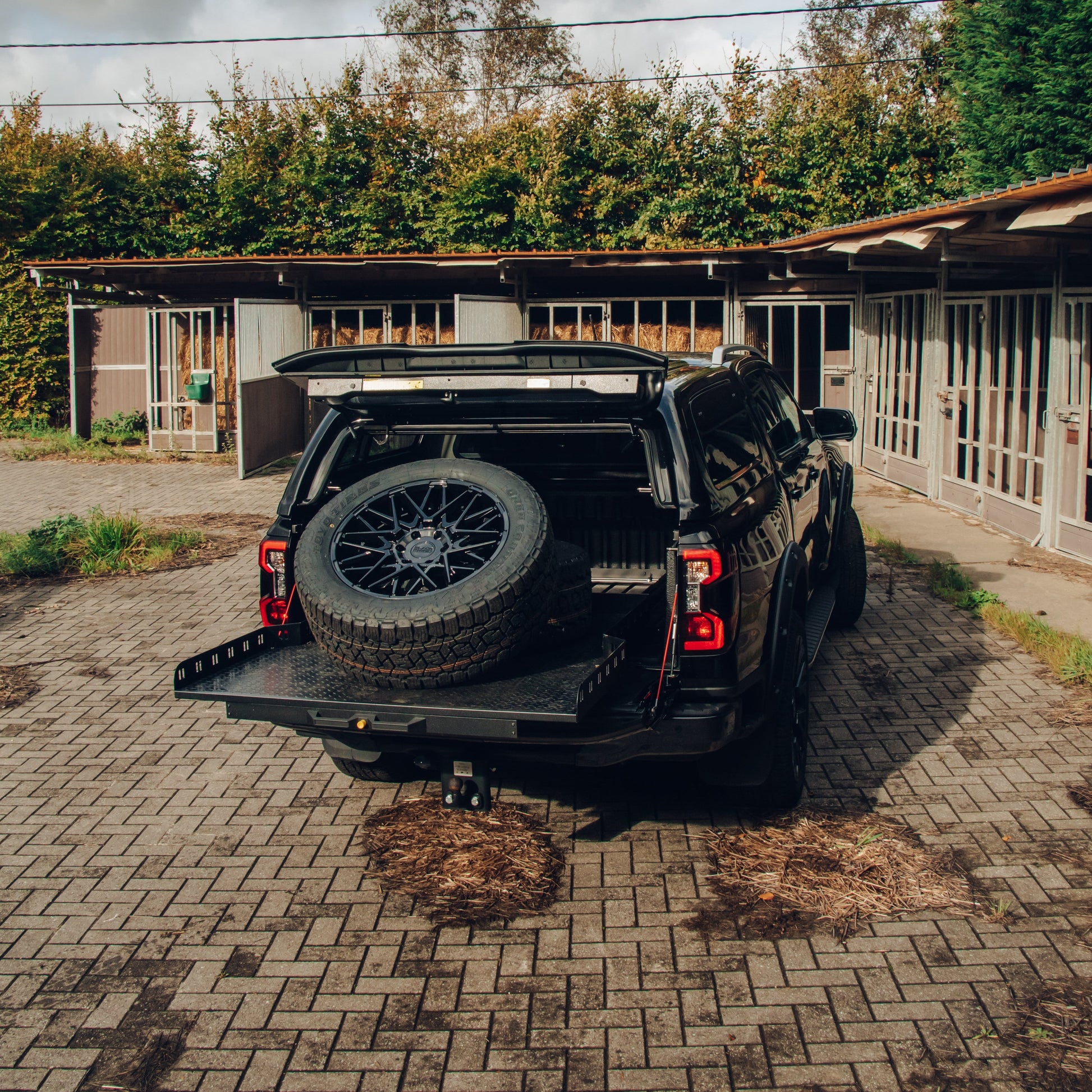 Plateau Coulissant RUUUD Isuzu D-Max 2020+ Space-Cab | Installation Sans Perçage sur Xperts4x4 Accessoires 4x4 Off-Road