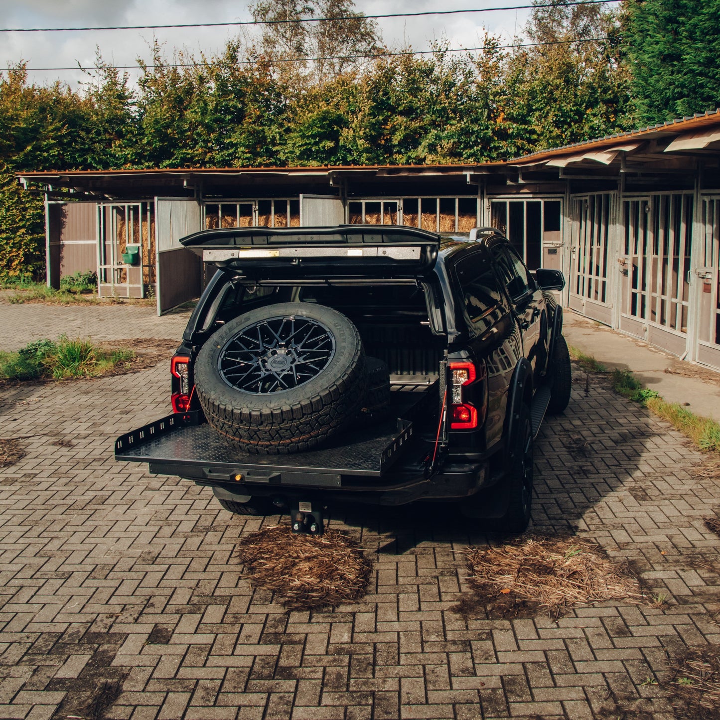 Plateau Coulissant RUUUD Toyota Hilux REVO 2016 a Present Double Cab (Sans Perçage) sur Xperts4x4 Accessoires 4x4 Off-Road