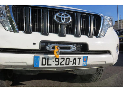 Platine de Treuil Toyota KDJ/GDJ 150 sur Pare-choc d'Origine sur Xperts4x4 Accessoires 4x4 Off-Road