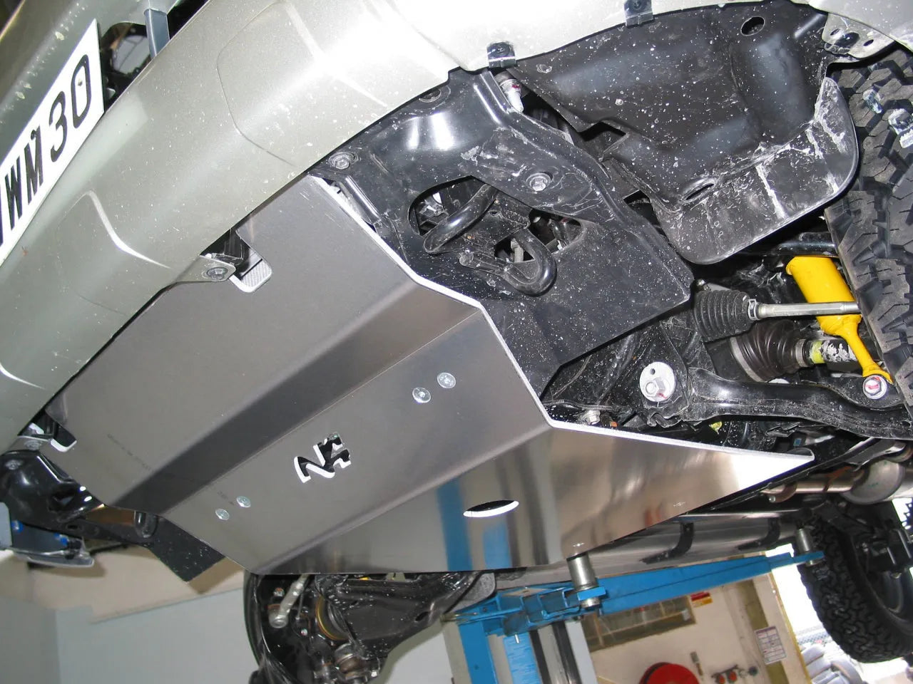 Blindage avant N4 - Aluminium 8mm - Toyota Hilux Vigo 2005-2015 sur Xperts4x4 Accessoires 4x4 Off-Road