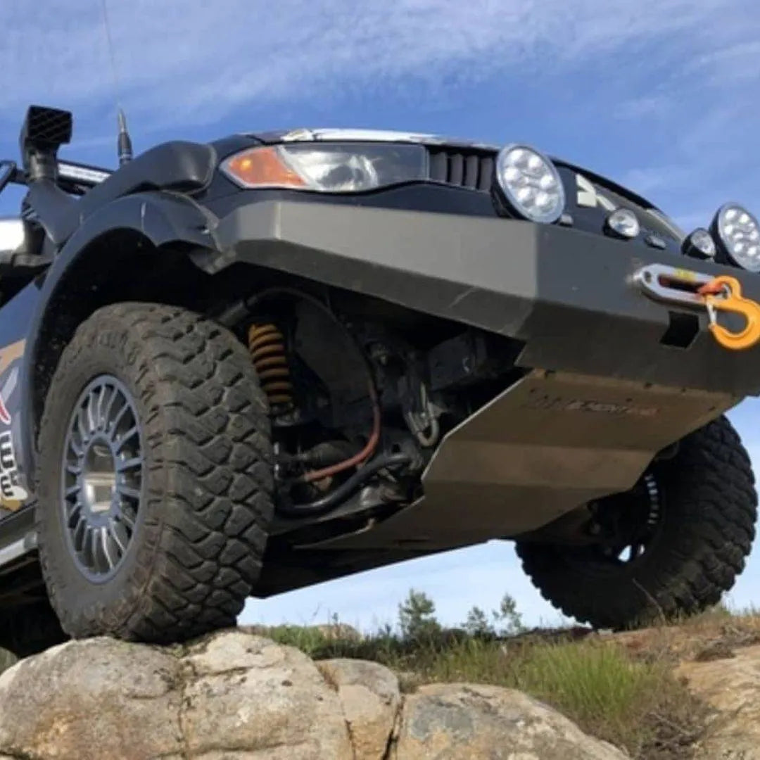 Protection Avant Almont4wd - Mitsubishi L200 - 2005-2015 sur Xperts4x4 Accessoires 4x4 Off-Road