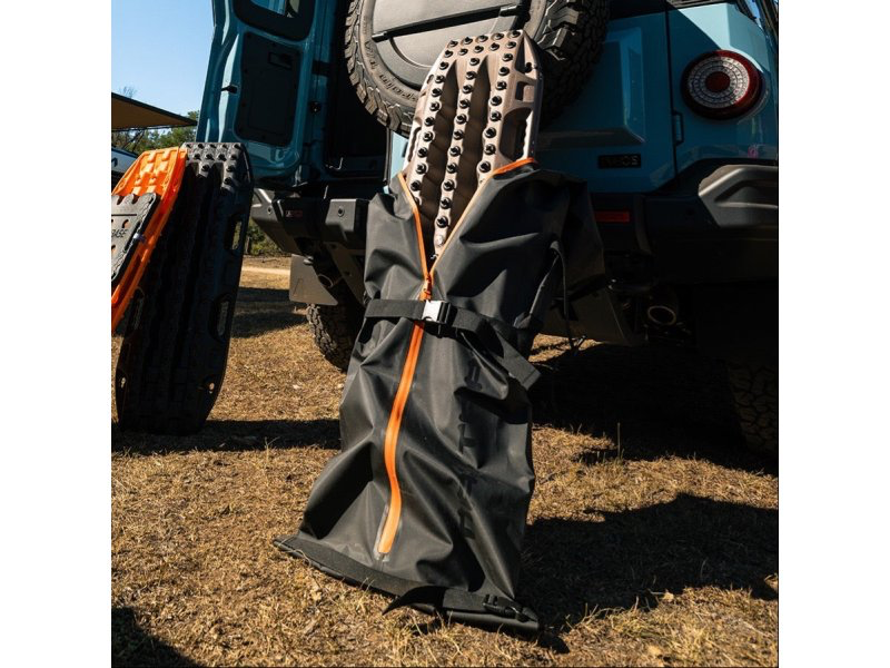 Sac de transport MAXTRAX Board & Cargo Bag pour plaques de désensablage sur Xperts4x4 Accessoires 4x4 Off-Road