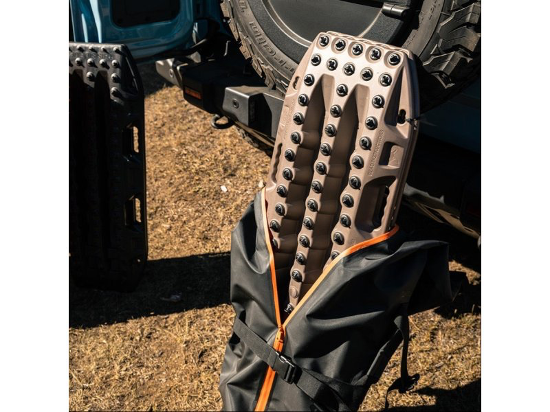 Sac de transport MAXTRAX Board & Cargo Bag pour plaques de désensablage sur Xperts4x4 Accessoires 4x4 Off-Road