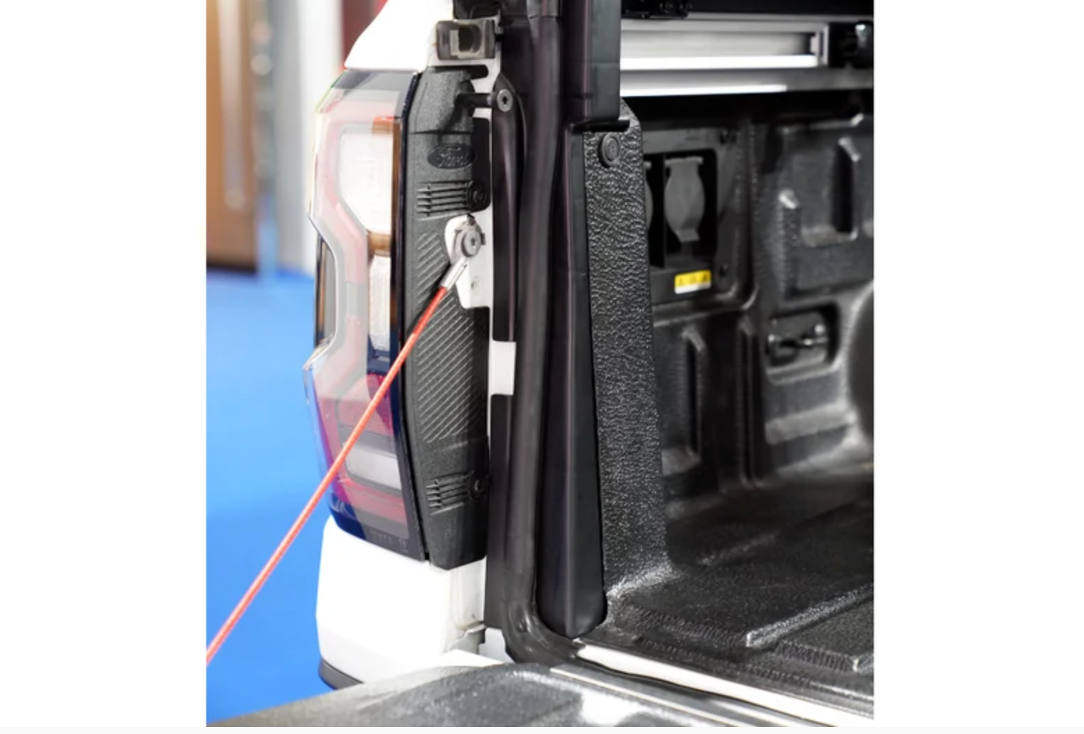 Joint Anti-Poussière Ridelle AEROKLAS | Ranger/Raptor & Amarok 2023+ sur Xperts4x4 Accessoires 4x4 Off-Road