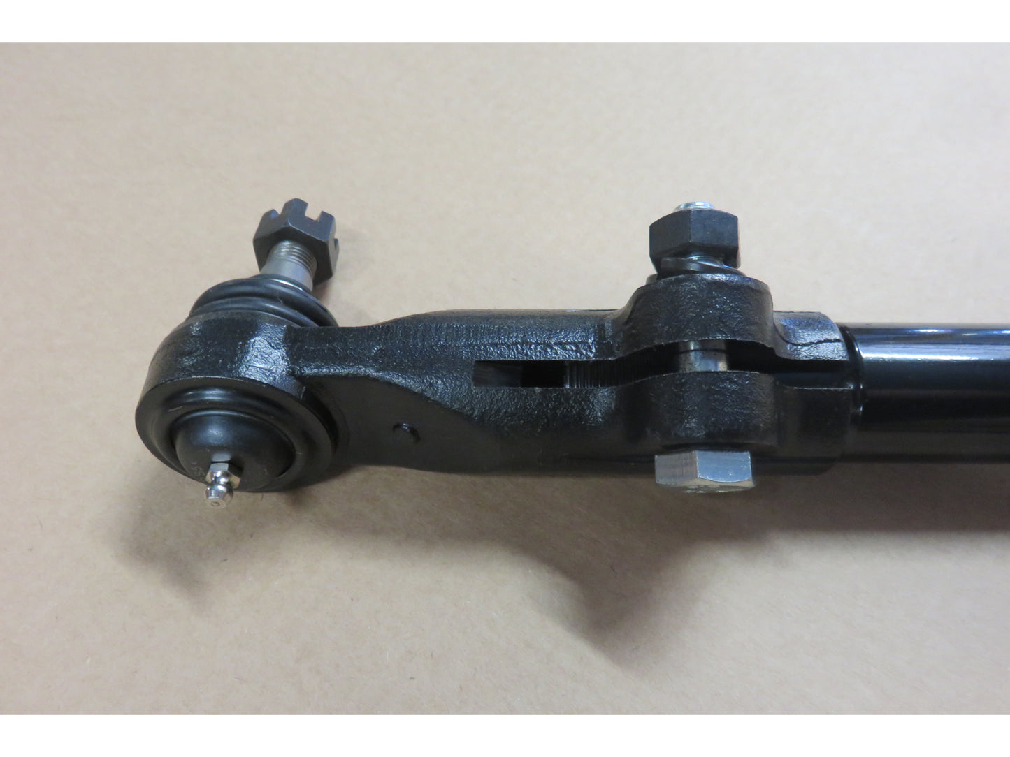 Barre de liaison renforcée Patrol Y61 - complète avec rotules graissable N4-Offroad sur Xperts4x4 Accessoires 4x4 Off-Road